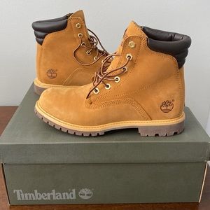 Timberland Women’s waterproof boots. Size 8